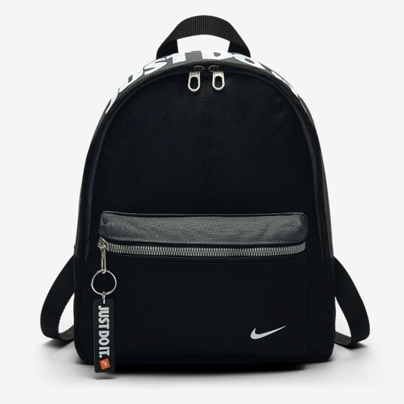 small black nike backpack